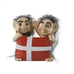 2 trolde m/DANNEBROG, H 8 